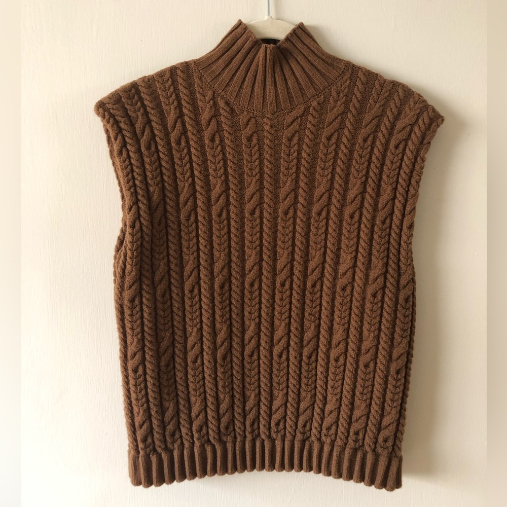 ZARA PULLOVER SWEATER